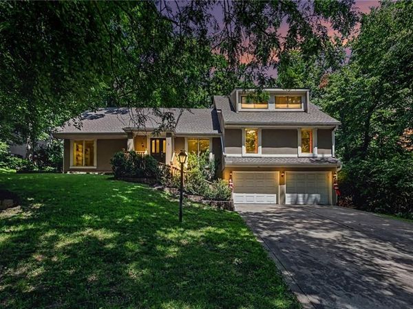 4113 NW Claymont Drive, Kansas City, MO 64116