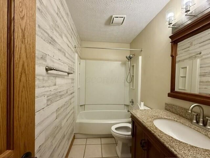 1831 Rock Creek Drive , Grove City, OH 43123 Photo 9