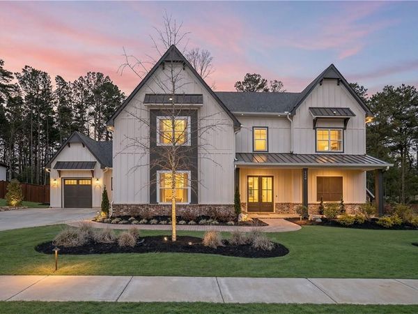 120 Chateau Place , Woodstock, GA 30188