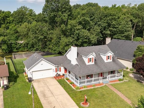 24 Islander Drive , Brighton, IL 62012