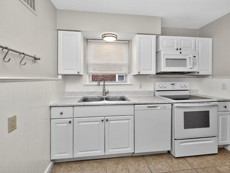 3333 S Sterling, Cincinnati, OH 45209 Photo 10