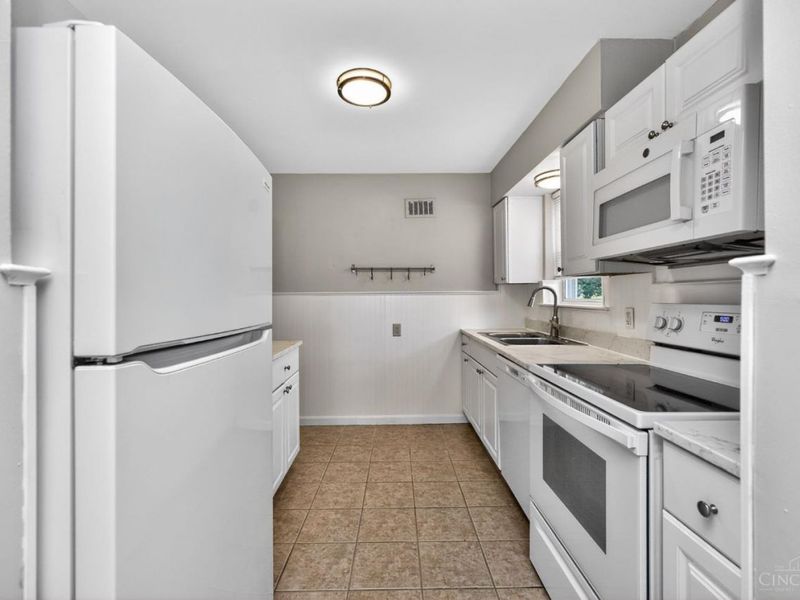 3333 S Sterling, Cincinnati, OH 45209 Photo 8