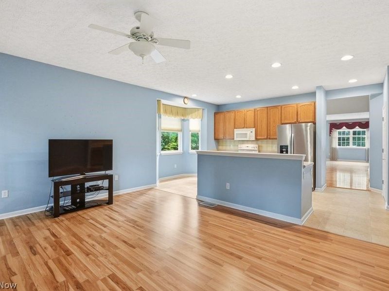 18269 River Valley Boulevard, North Royalton, OH 44133 Photo 10
