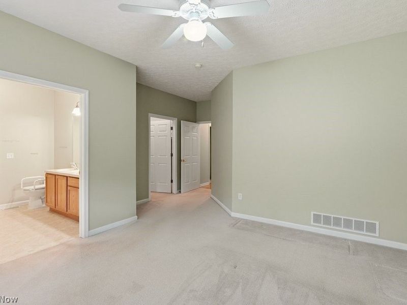 18269 River Valley Boulevard, North Royalton, OH 44133 Photo 13