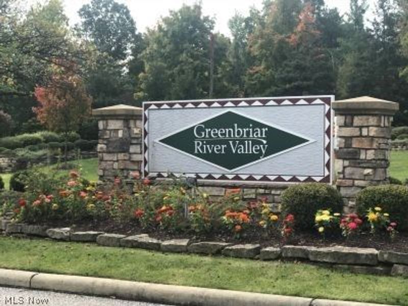 18269 River Valley Boulevard, North Royalton, OH 44133 Photo 32