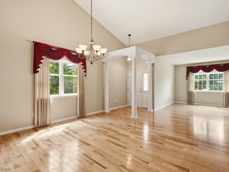 18269 River Valley Boulevard, North Royalton, OH 44133 Photo 4