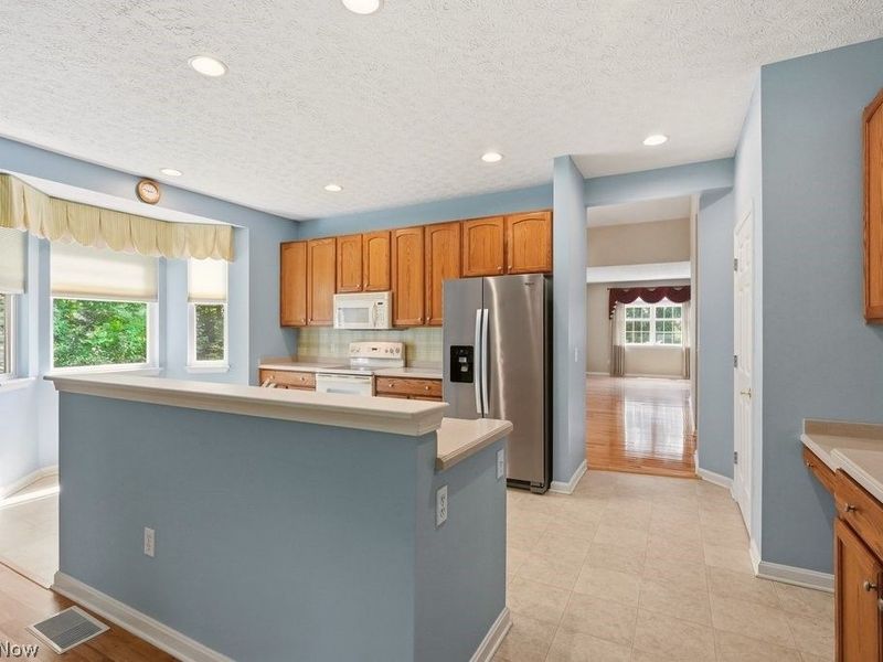18269 River Valley Boulevard, North Royalton, OH 44133 Photo 7