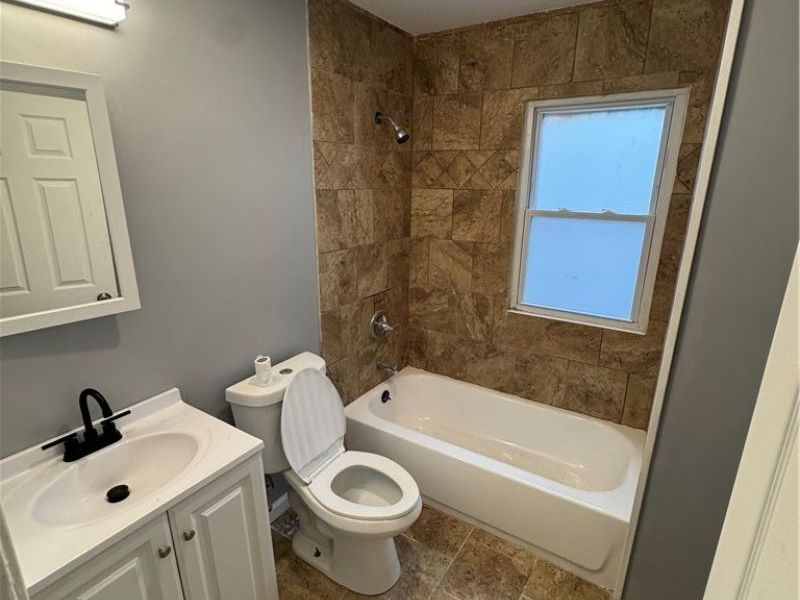 10502 Miles Avenue , Cleveland, OH 44105 Photo 11