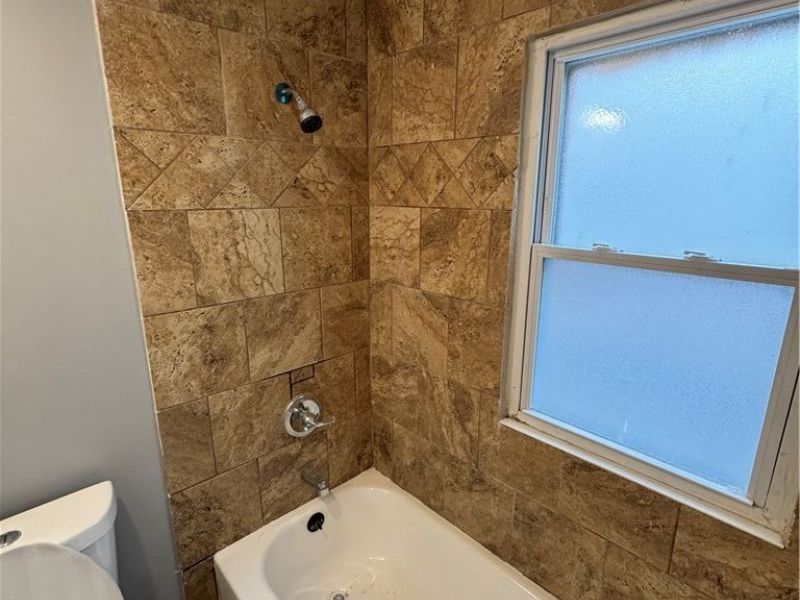 10502 Miles Avenue , Cleveland, OH 44105 Photo 12