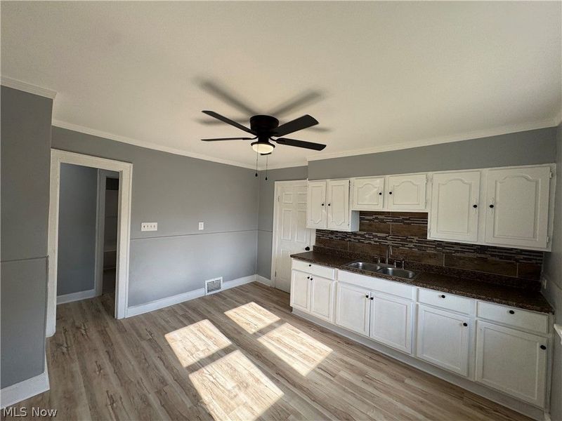 10502 Miles Avenue , Cleveland, OH 44105 Photo 28