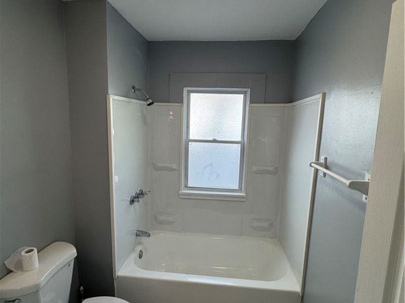 10502 Miles Avenue , Cleveland, OH 44105 Photo 34