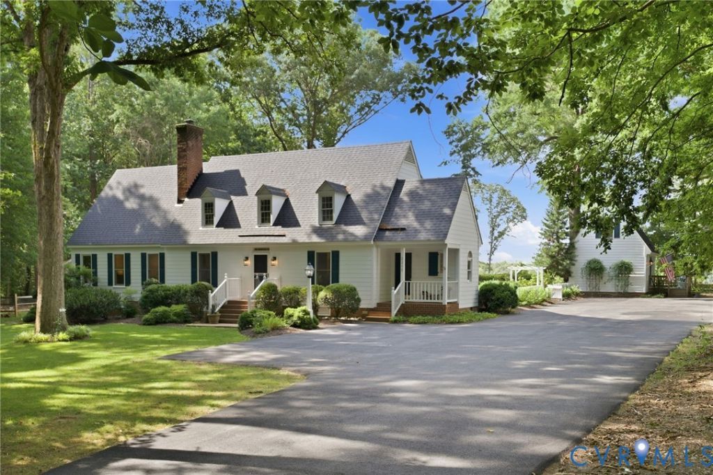 2215 Huguenot Trail Powhatan, VA 23139