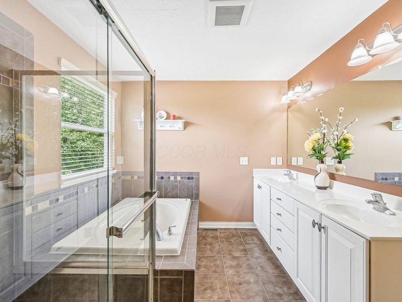 7355 Upper Cambridge Way , Westerville, OH 43082 Photo 38