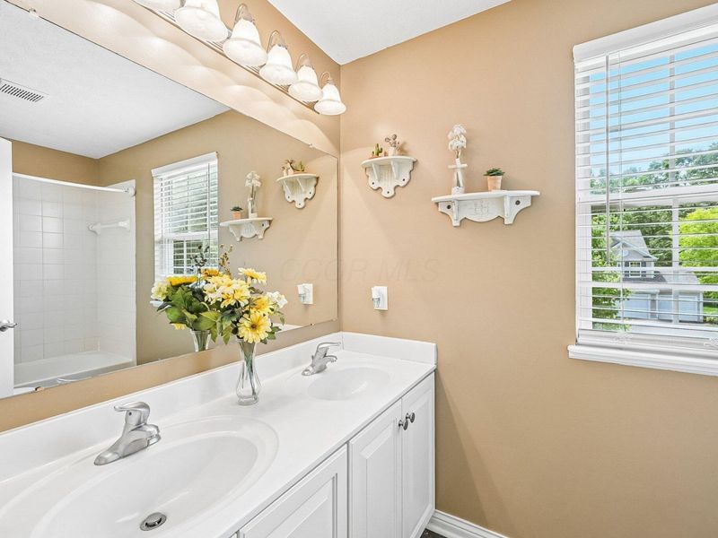 7355 Upper Cambridge Way , Westerville, OH 43082 Photo 41