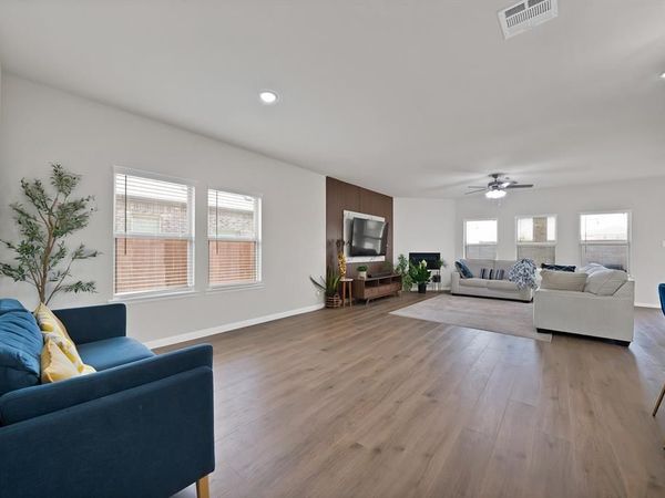 3813 Silver City Avenue, Aubrey, TX 76227