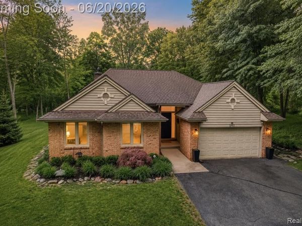 5901 Ford Road, Commerce Twp, MI 48382