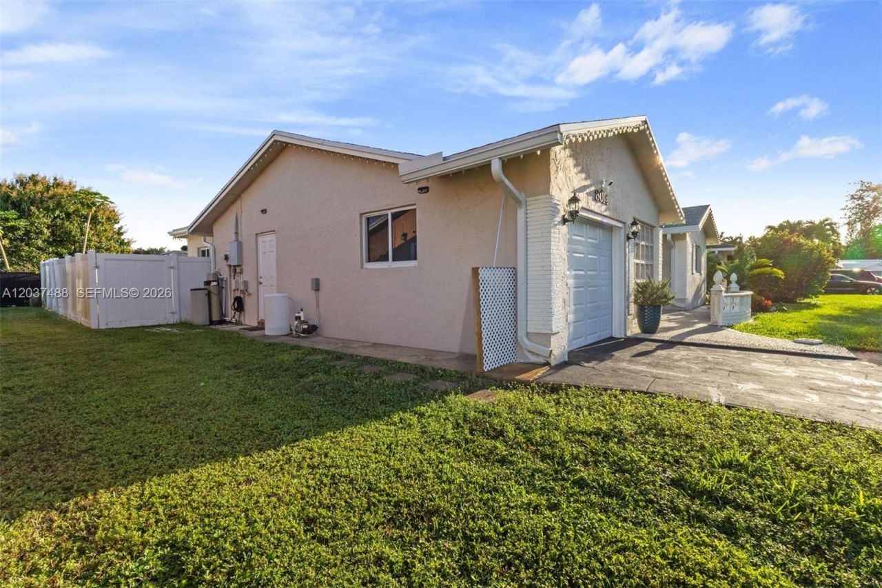 8014 NW 101st Ave , Tamarac, FL 33321 Photo