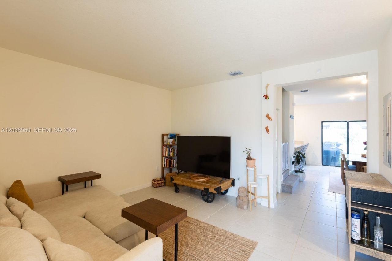 3420 W 111th Pl , Hialeah, FL 33018 Photo