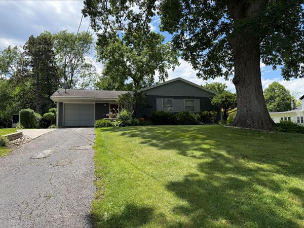 4 South Street , Valparaiso, IN 46383