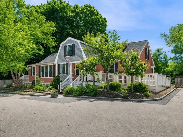 181 Main St, Rowley, MA 01969