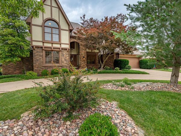 1921 E Nottingham Street , Springfield, MO 65804