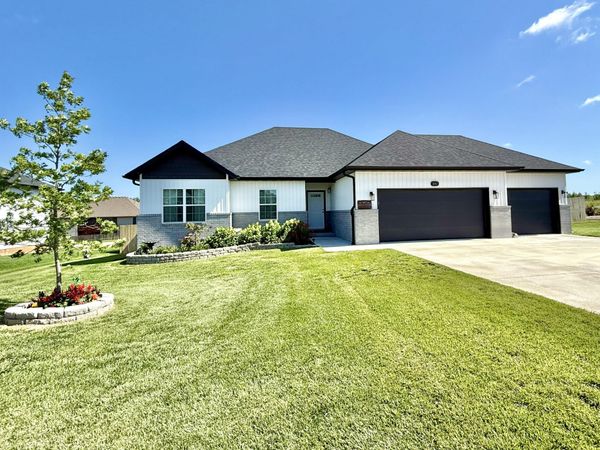541 Fox Creek Road , Rogersville, MO 65742