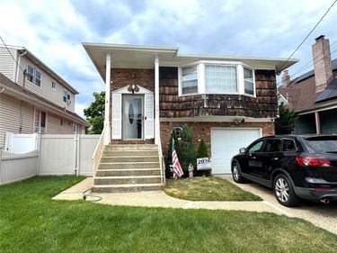 981 McKinley Street, Baldwin, NY 11510