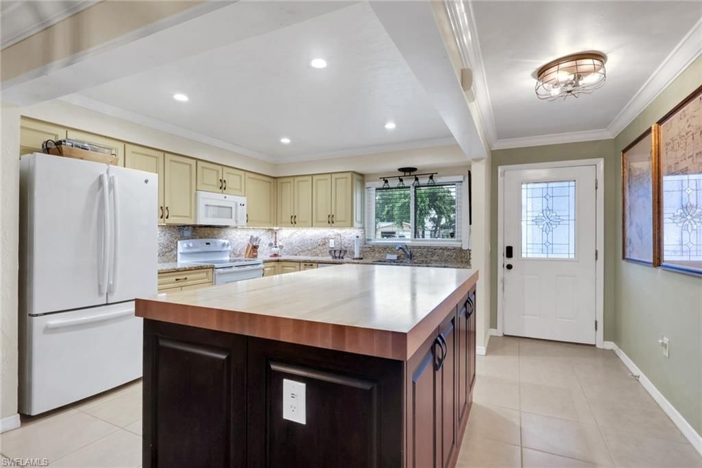 8624 Eleuthera Ct, Fort Myers, FL 33907 Photo