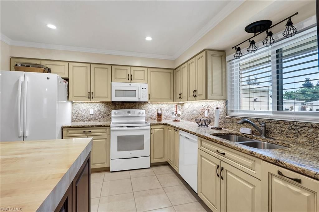 8624 Eleuthera Ct, Fort Myers, FL 33907 Photo