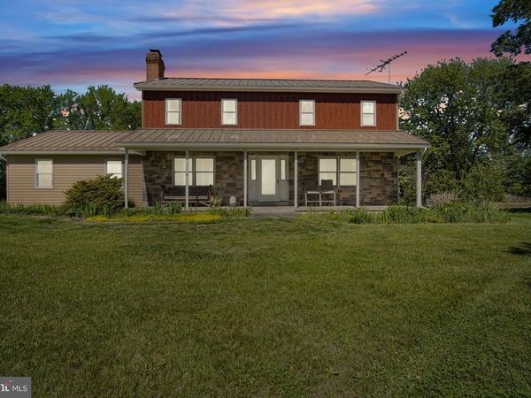 720 SEITZ DRIVE, LEWISBERRY, PA 17339