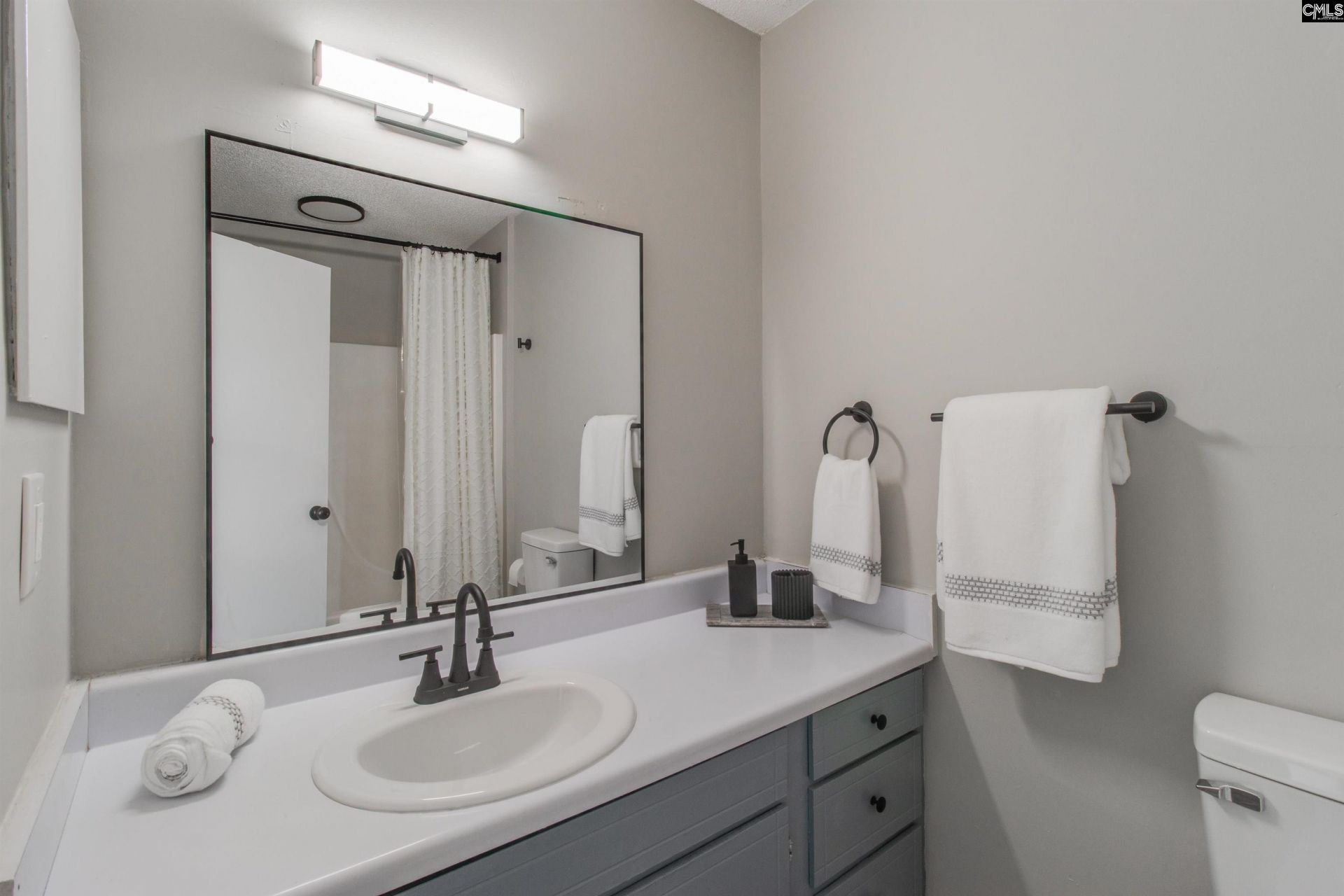 308 Percival Road  Photo 15