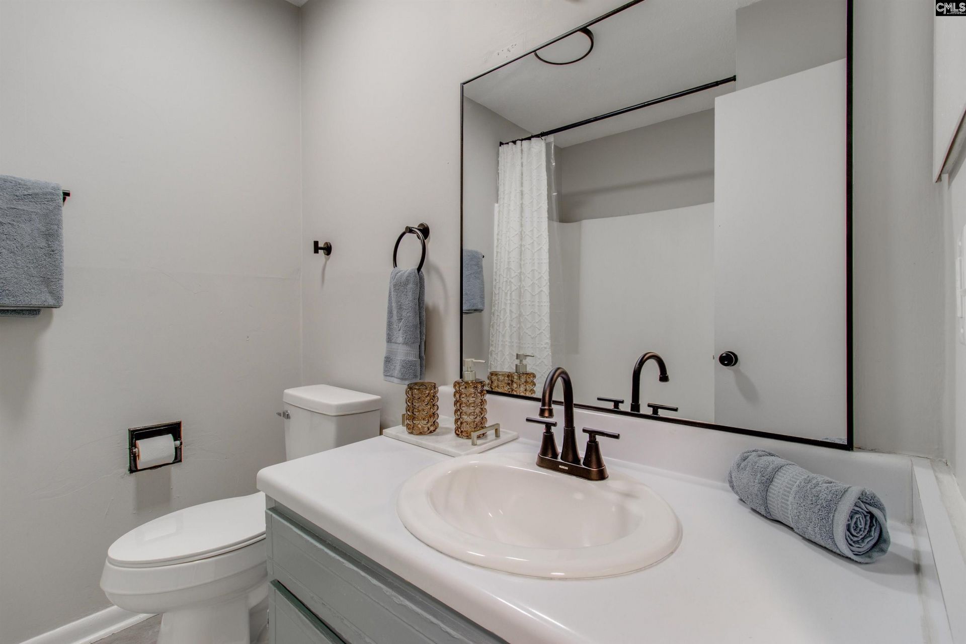 308 Percival Road  Photo 23