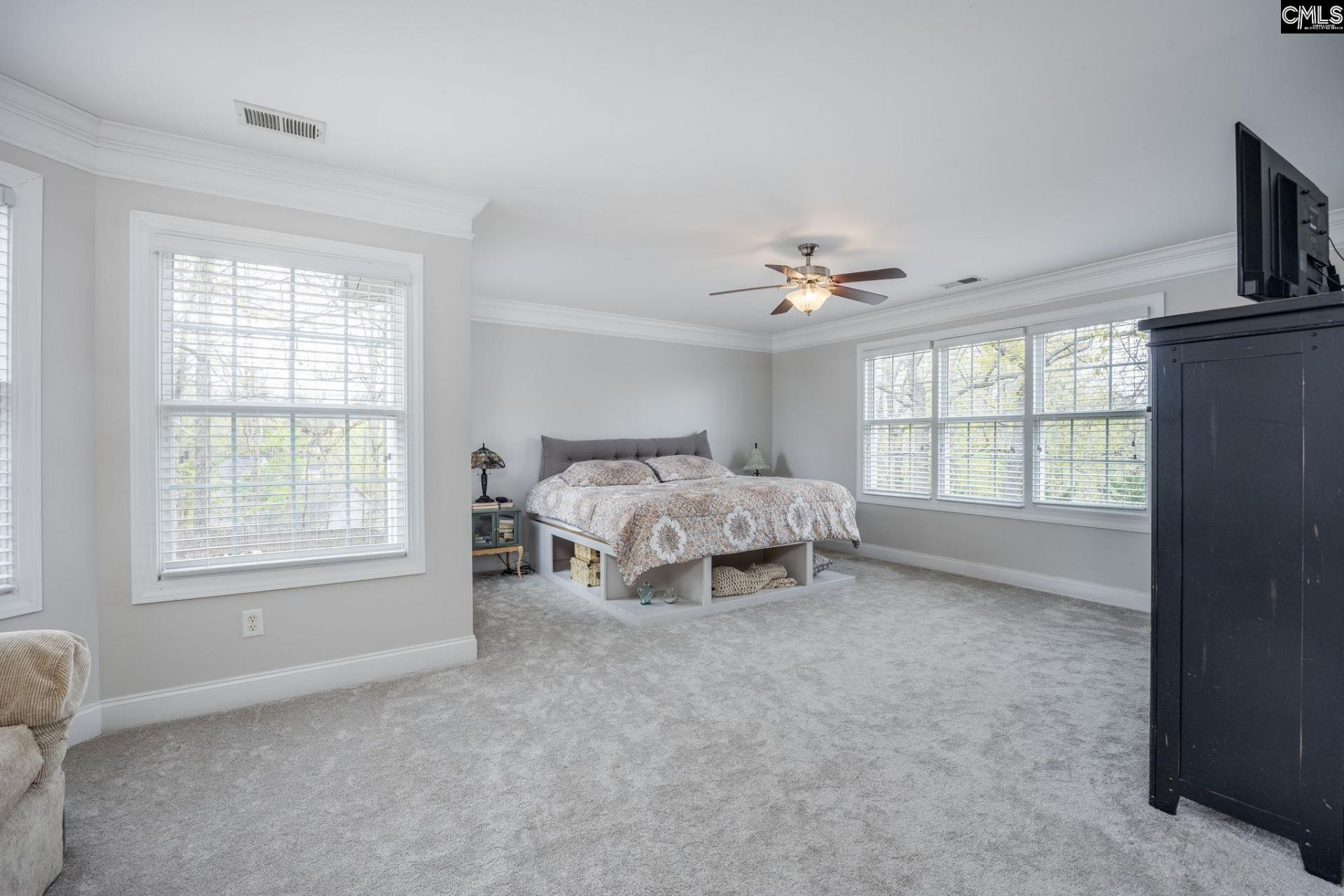 9 N Woodburn Lane  Photo 16