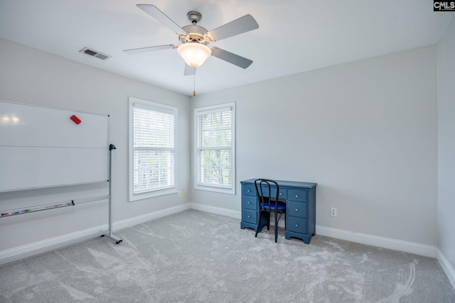 9 N Woodburn Lane  Photo 24