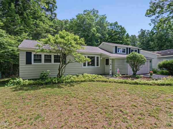 24 Ellen Lane, Schenectady, NY 12302