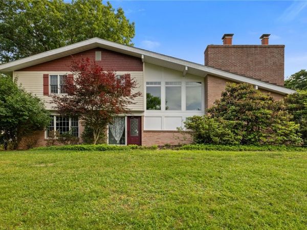 9610 Fox Rd , Pittsburgh, PA 15237