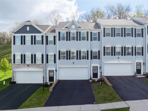 2806 Canterbury Dr , Imperial, PA 15126