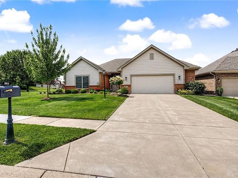 884 Saint Simons Lane, Centerville, OH 45458 Photo 2