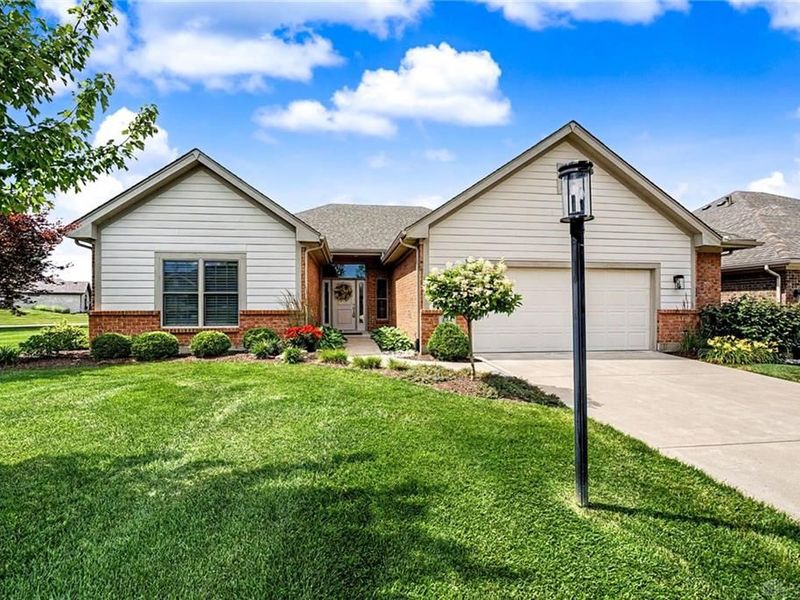 884 Saint Simons Lane, Centerville, OH 45458 Photo 3