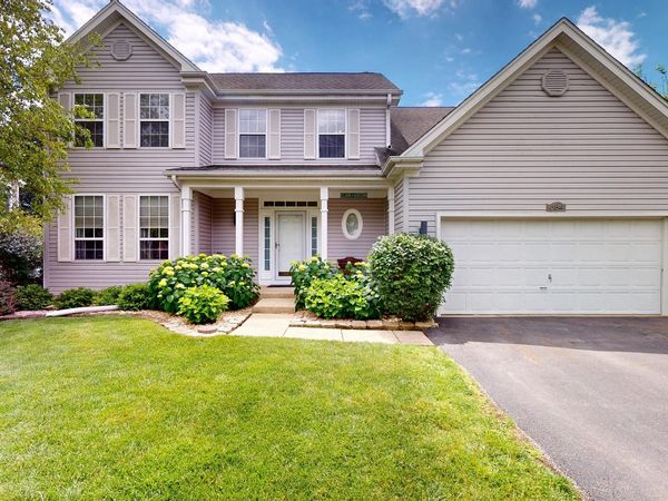 684 Huntington Drive , Carol Stream, IL 60188