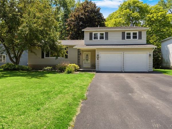 204 Donlin Drive, Liverpool, NY 13088