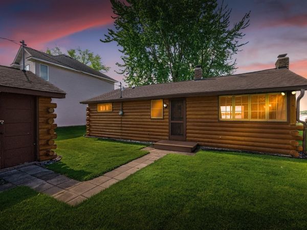 7925 N Shore Trail N, Forest Lake, MN 55025