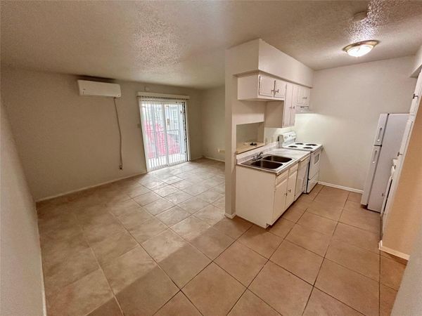 901 E 40th ST, Unit 304, Austin, TX 78751