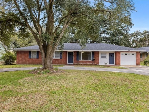 445 S 5TH Street , Ponchatoula, LA 70454