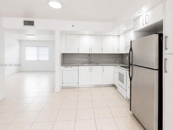 8700 SW 133rd Ave Rd, Unit 312, Miami, FL 33183