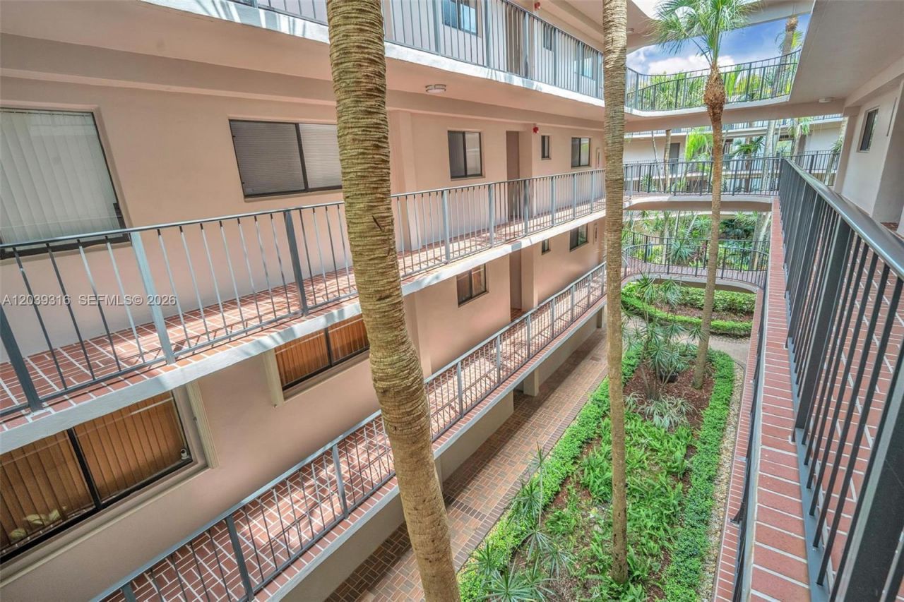 8700 SW 133rd Ave Rd , Unit 312, Miami, FL 33183 Photo