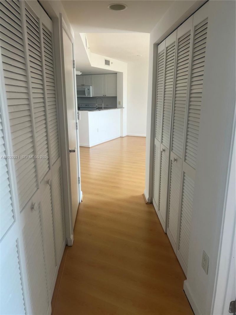 19501 W Country Club Dr, Unit 611, Aventura, FL 33180 Photo