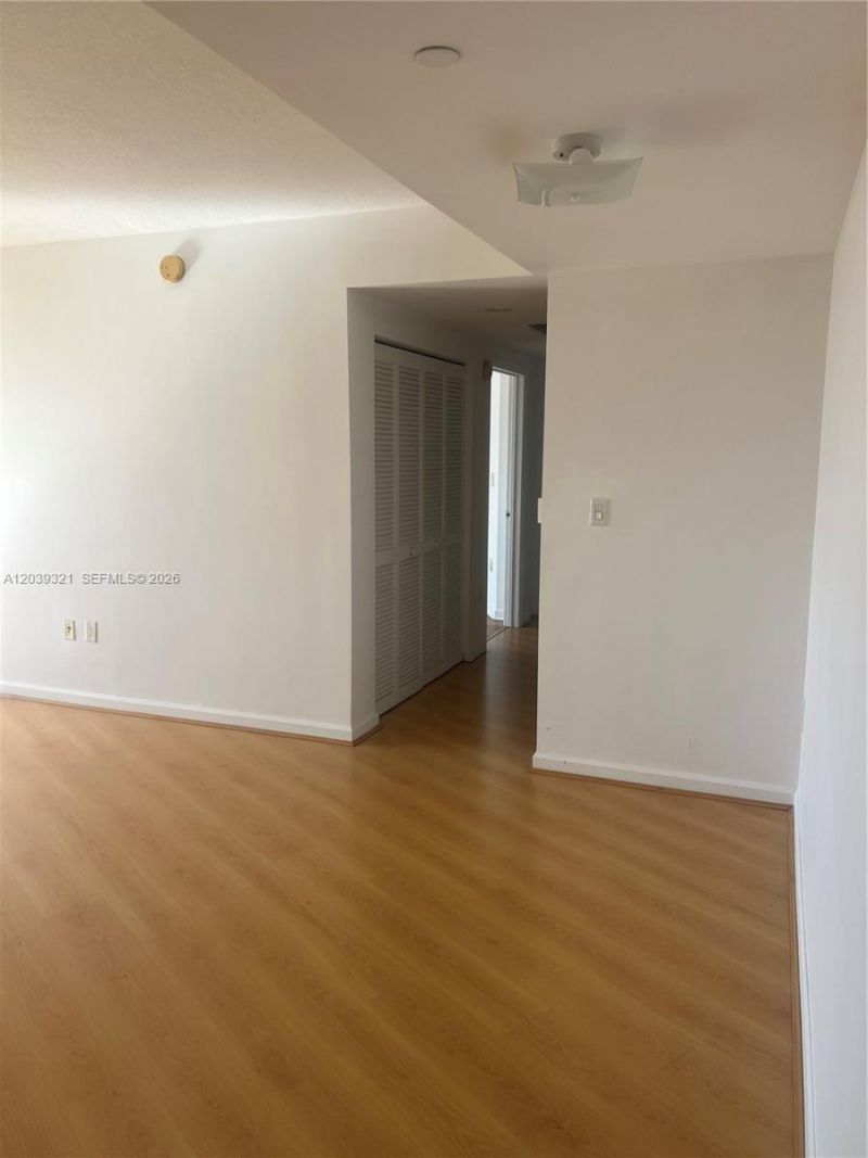 19501 W Country Club Dr, Unit 611, Aventura, FL 33180 Photo