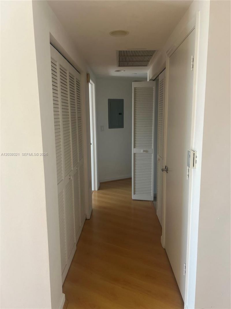 19501 W Country Club Dr, Unit 611, Aventura, FL 33180 Photo