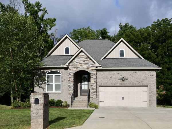 124 Grayson Ln, White House, TN 37188